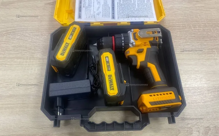 Шуруповерт Dewalt б/щ