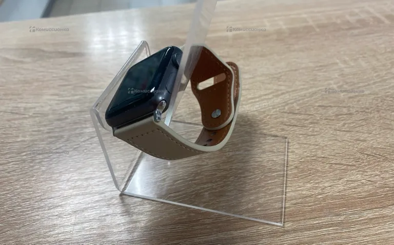 Часы  Apple Watch 3 38