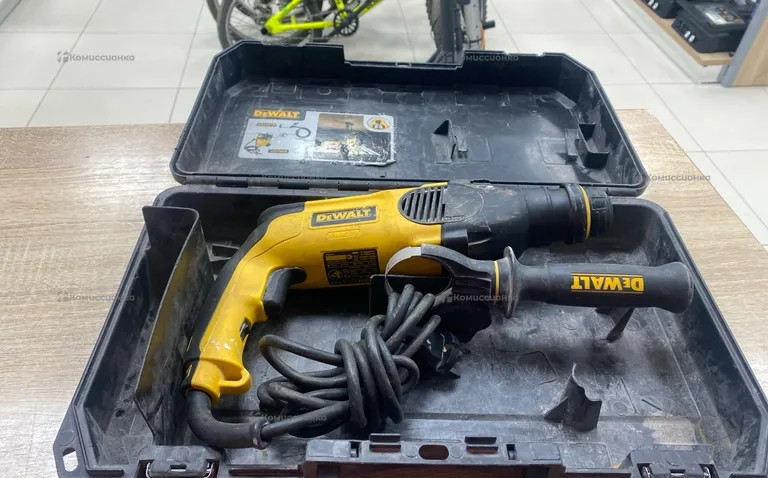 Перфоратор DEWALT D25123