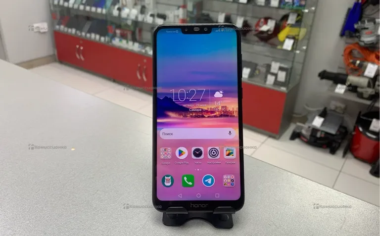 Honor 8C 3/32 ГБ