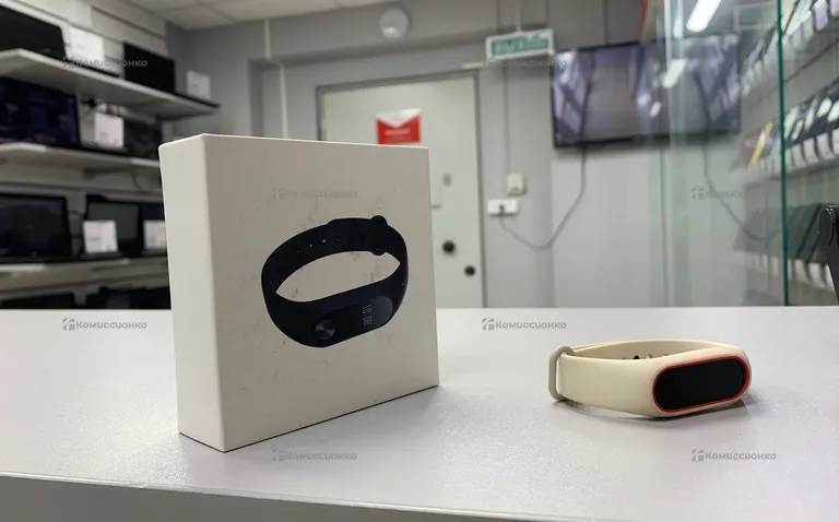Часы  Mi Band 2