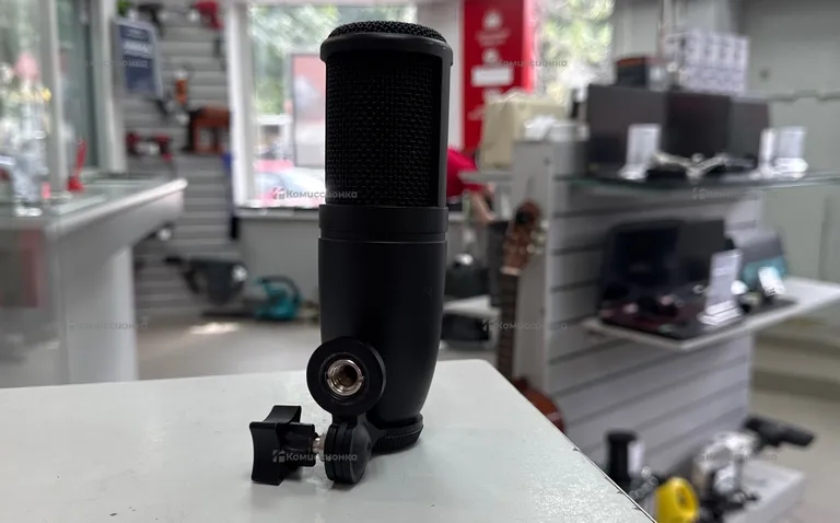 Микрофон AKG P120