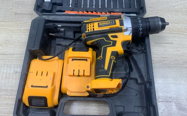 Шруповерт Dewalt