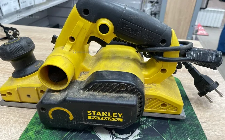 Электрорубанок STANLEY FME630K