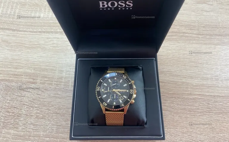 Часы  Boss