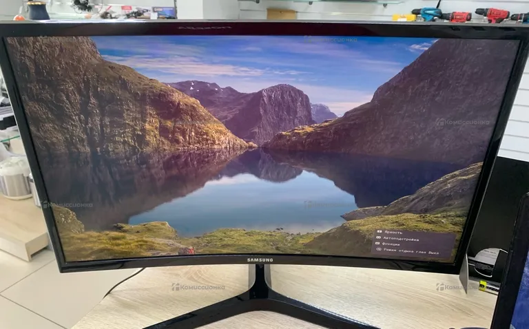 Монитор Samsung LC24F396FHI