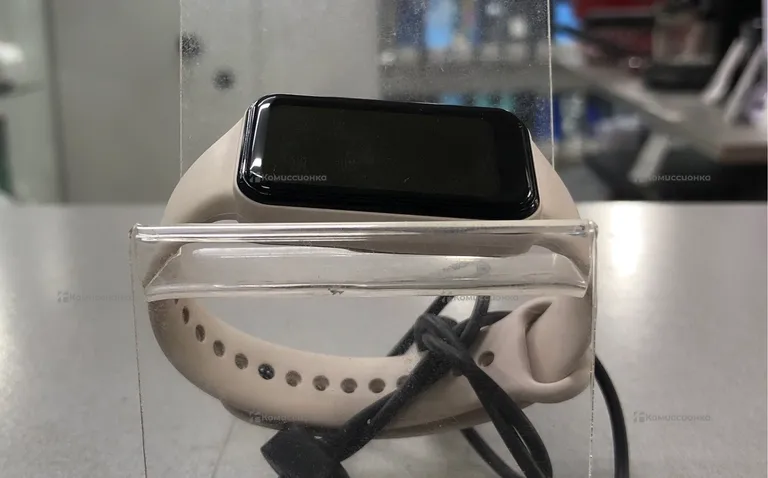 Часы  xiaomi band 7