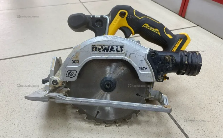 Аккумуляторный циркулярная пила Dewalt DCS512