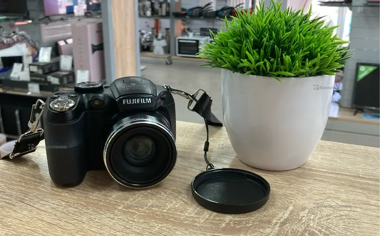 Фотоаппарат  fujifilm finepix s1600