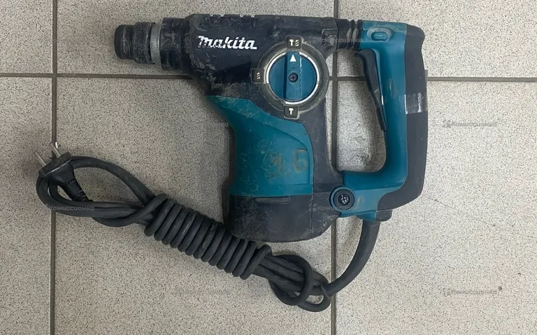 Перфоратор makita HR2811F.