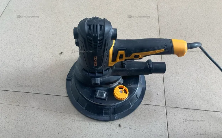 Эксцентриковая шлифмашина DEKO DKG900