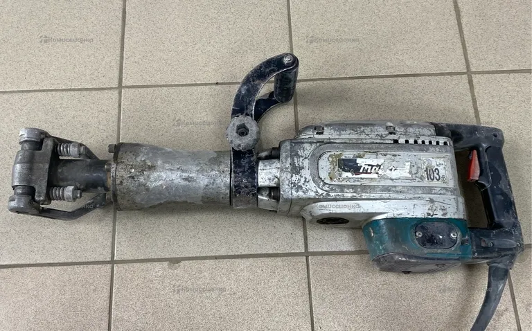 Отбойный молоток makita HM1304B