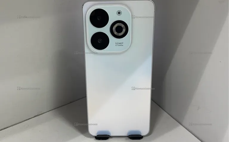 Infinix smart 8 pro 4/64