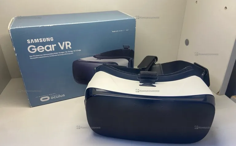 очки виртуальной реальности Samsung Gear VR Oculus
