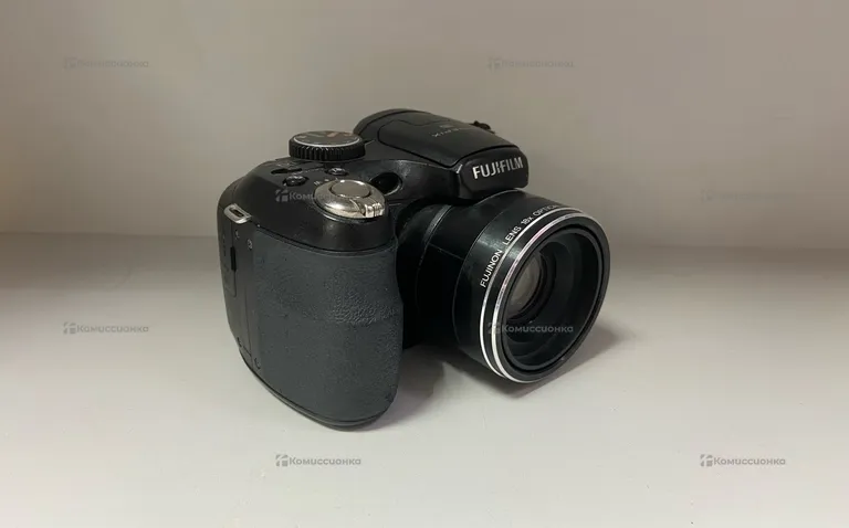 Фотоаппарат  FujiFilm S2950