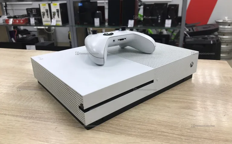 Приставка Xbox One S 512 GB