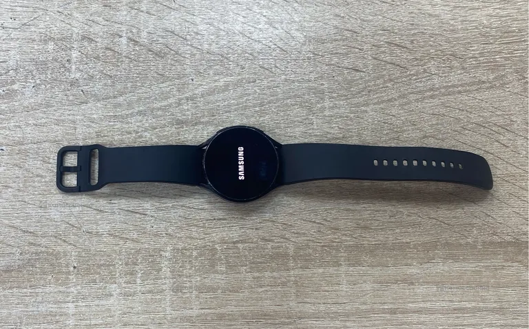 Часы Samsung Galaxy Watch 4