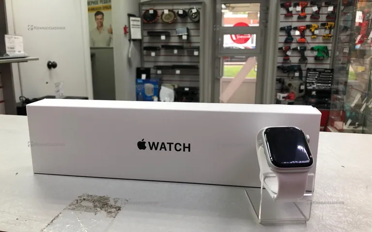 Часы  Apple Watch SE 40mm