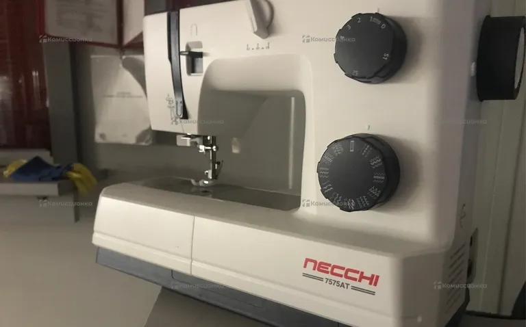 Швейная машина necchi