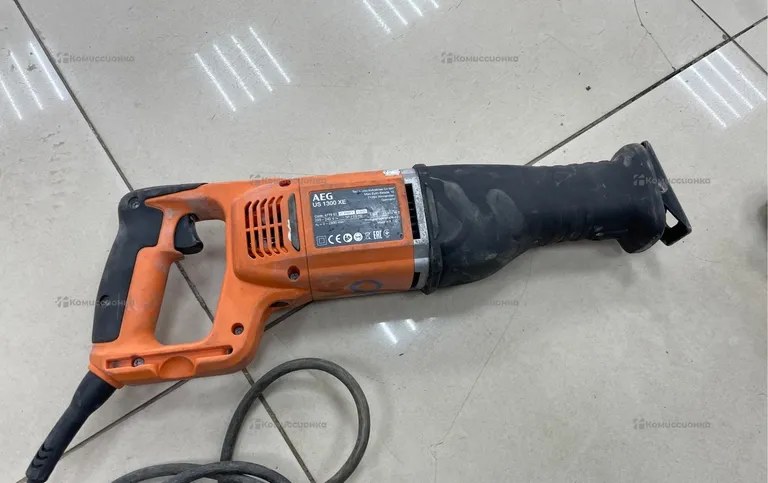 Пила AEG US 1300 XE