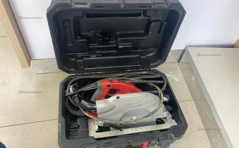 Дисковая пила Milwaukee SCS 65 Q