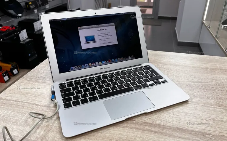 MacBook Air ( 11-inch A1370 )