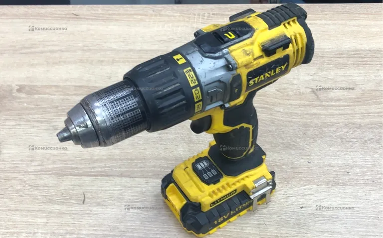 Дрель шуруповерт Stanley STDC18LHBK
