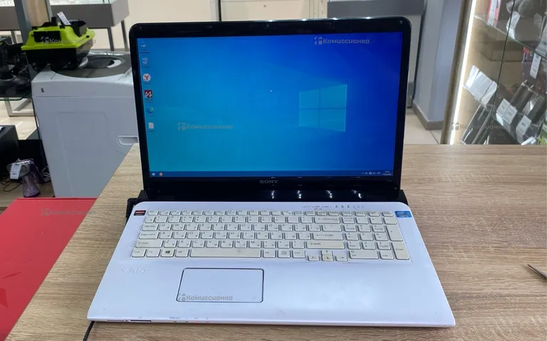 Ноутбук  Sony vaio Sve 1712s1rw