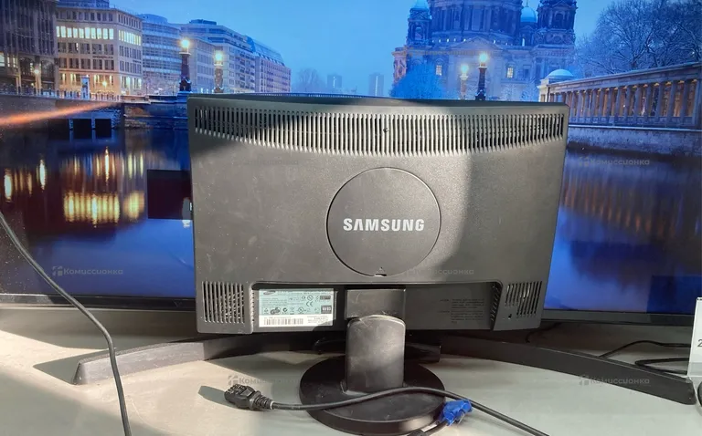 Монитор Samsung SyncMaster 943NW