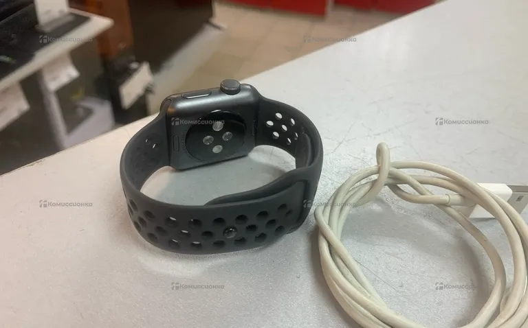 часы Apple Watch 3 40mm Nike