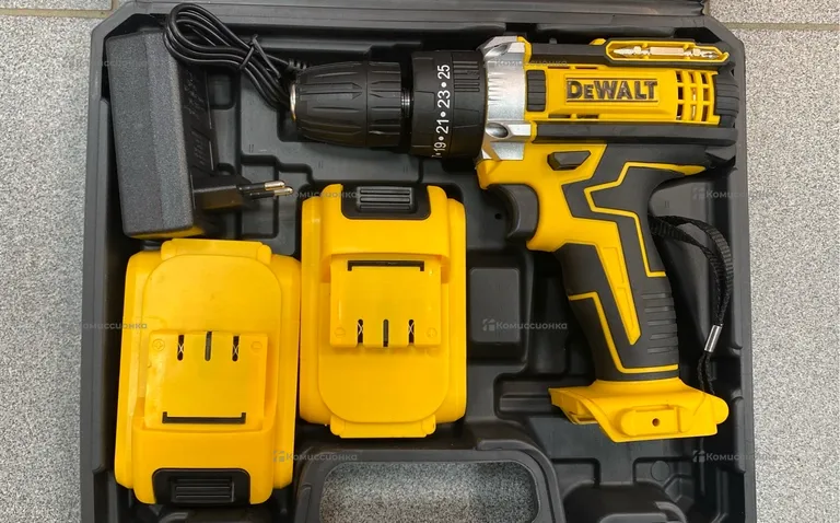 Шуруповерт Dewalt