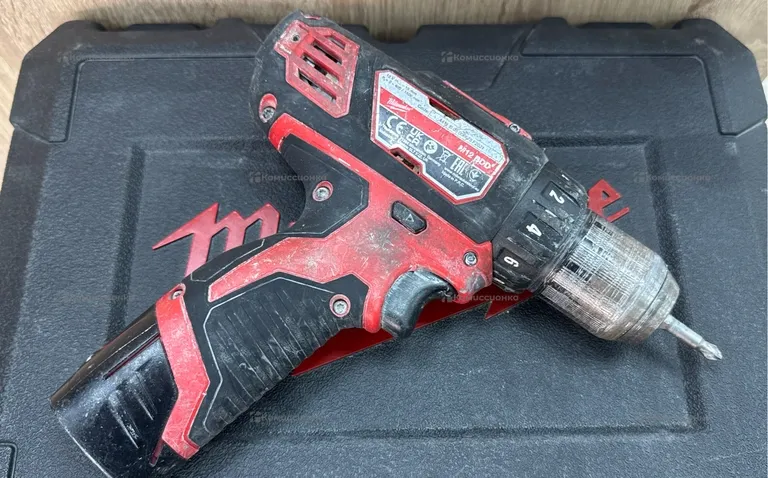 Дрель-шуруповерт Milwaukee M12 BDD