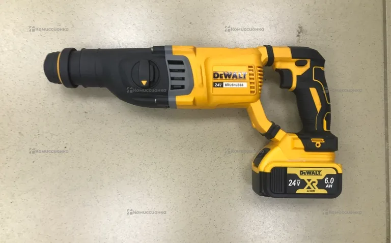 Шуруповерт Dewalt