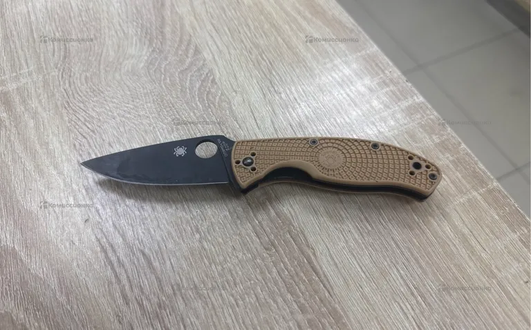 Нож Spyderco