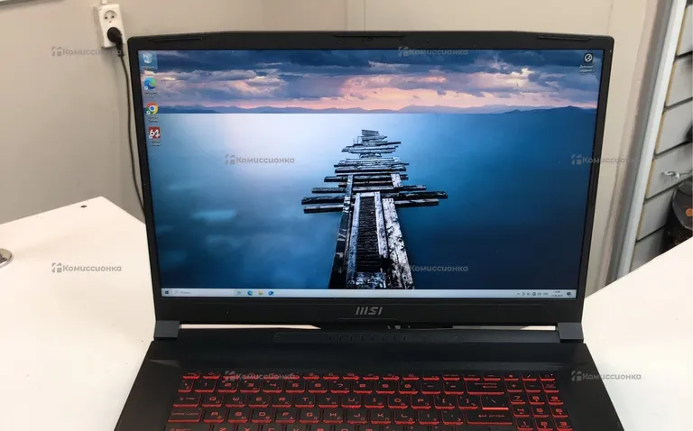 Ноутбук MSI Katana 17 B12U