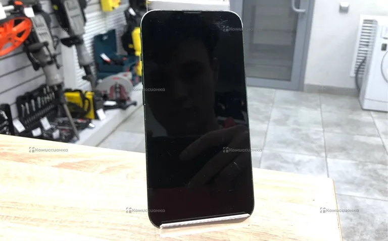 Apple Apple iPhone 13