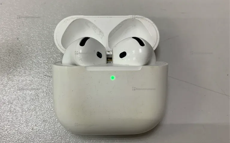AirPods 4