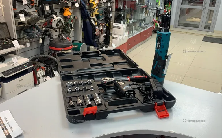 Гайковерт Makita WR100DZ САКБ
