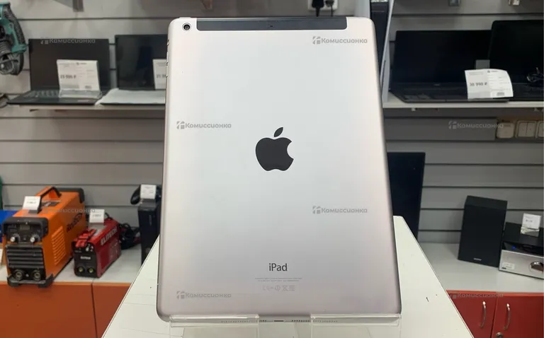 Планшет Apple iPad Air 32Gb Wi-Find