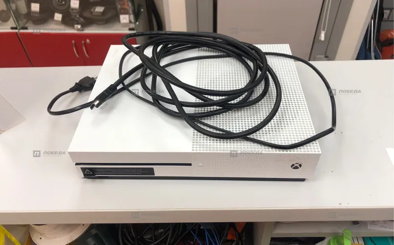 Приставка Xbox One S 500 ГБ