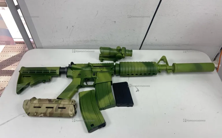Страйкболоный автомат M4A1