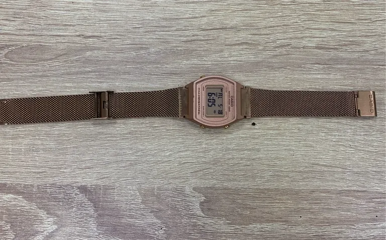 Часы  Casio B640W