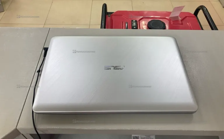 Ноутбук  asus r583b