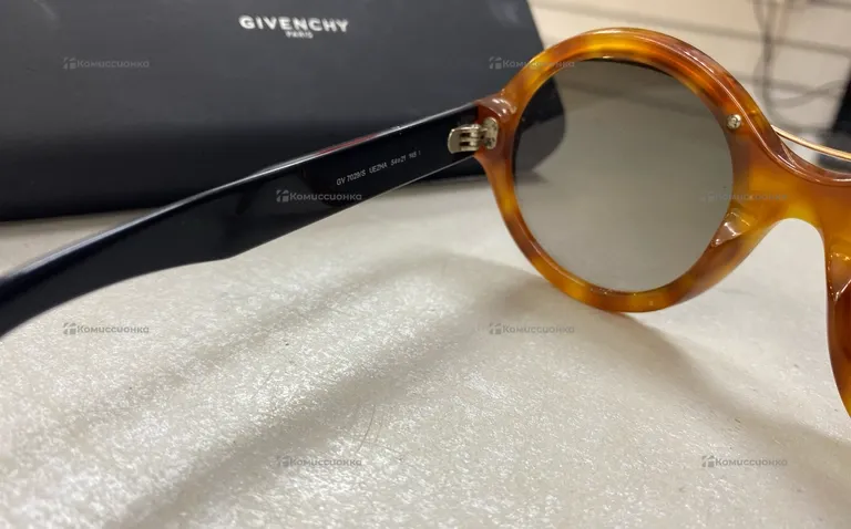 Солнцезащитные очки Givenchy GV 7029/S