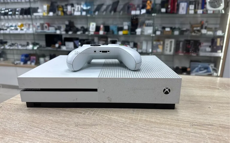 Приставка Xbox One S 1 ТБ