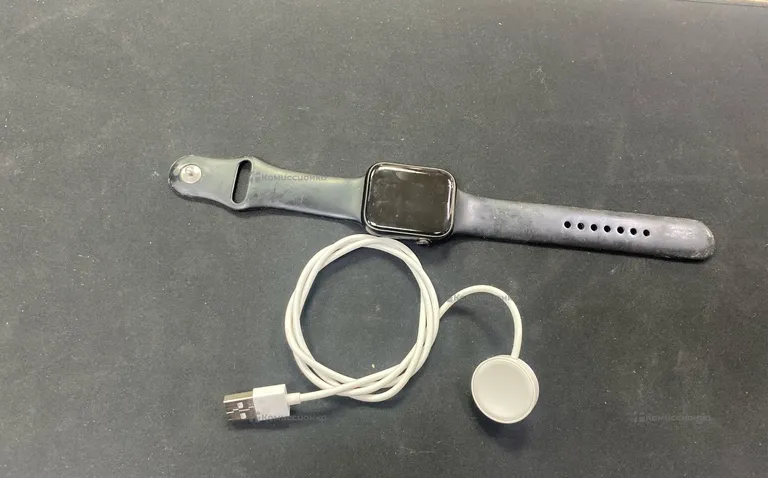 Часы  Apple Watch SE 44mm