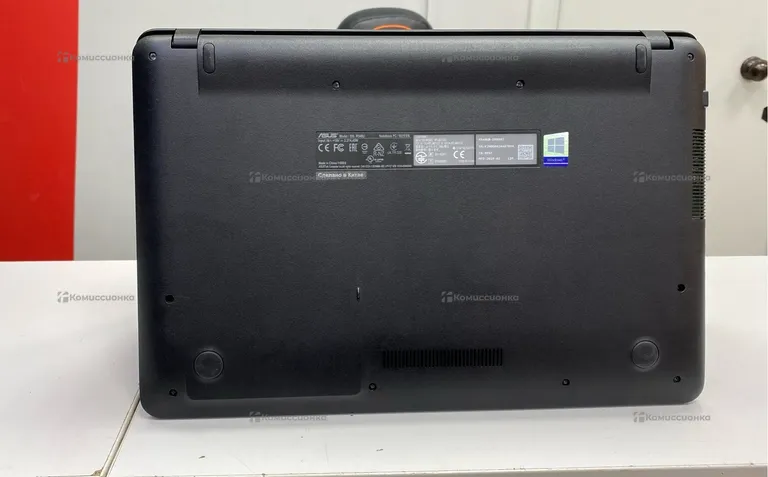 Ноутбук Asus i3-7020U/MX110/8RAM/500HDD