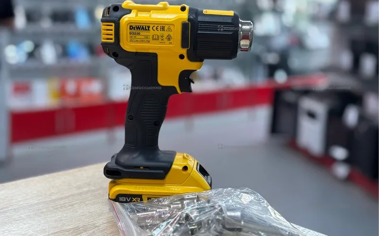 Строительный фен аккумуляторный DeWALT DCE530N
