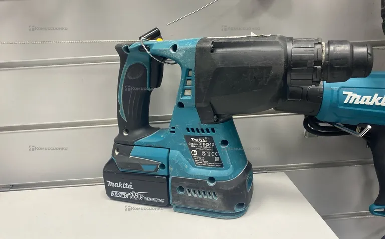 перфоратор Makita DHR242