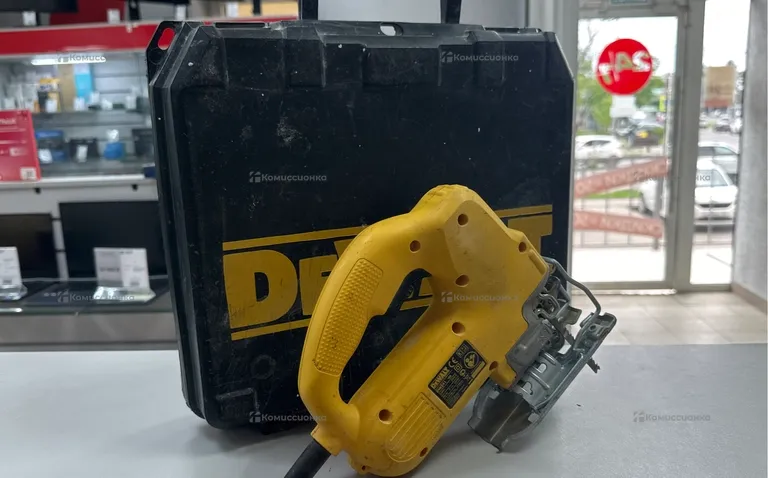 Электролобзик dewalt DW331K